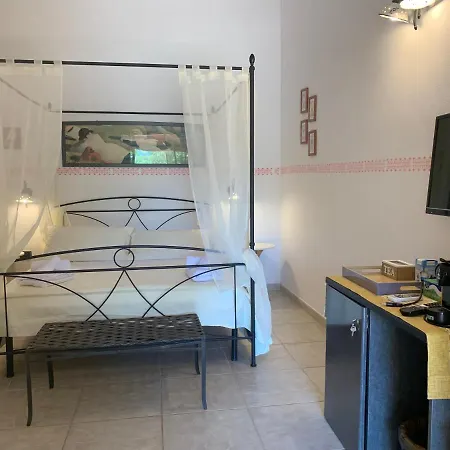 Particular Πανσιόν